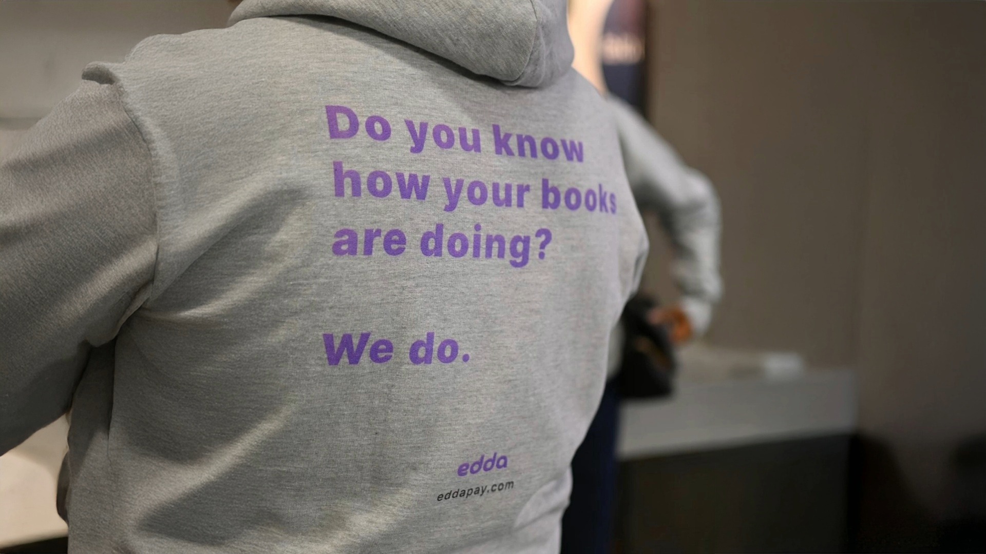 Edda Pay ställer om bokbranschen.